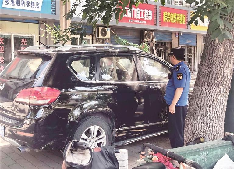 这些街头“僵尸车”何时“挪窝”