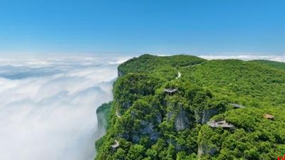 站在云端看蝶变：七年 一座山“长”出90万游客