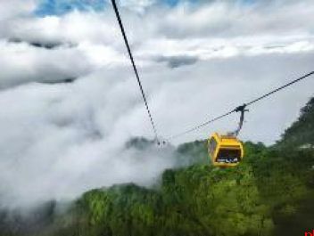 站在云端看蝶变：七年 一座山“长”出90万游客