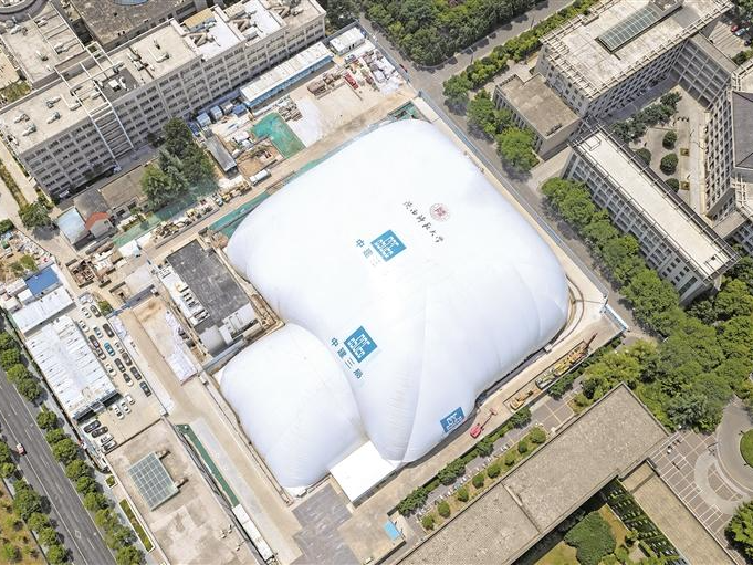 西北地区最大深基坑全封闭智能气膜投用