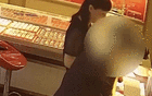 女子进店就要买300克黄金价值近30万元 店主当即报警