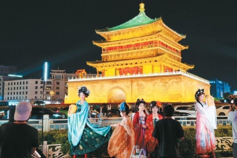 一城华灯赴夏约 古今烟火醉长安