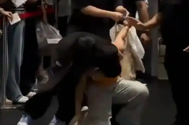 中国女粉丝遭泰国GMM员工暴力对待 泰国国家旅游局致歉
