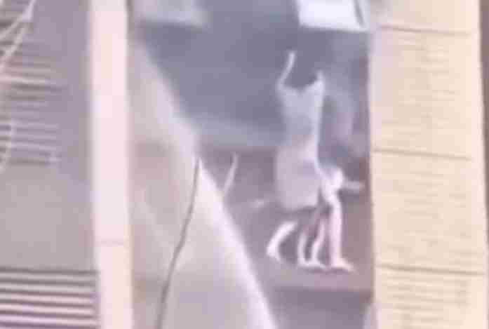 连云港住宅火灾母女坠楼3岁女童身亡 家属最新发声