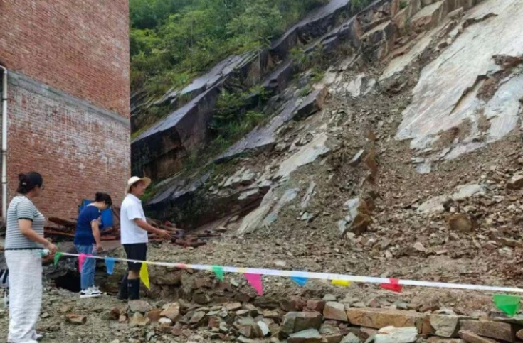 应对降雨 陕西共组织87987人转移避险