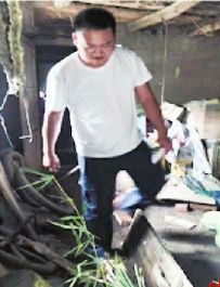 最后一刻还在助他人脱困