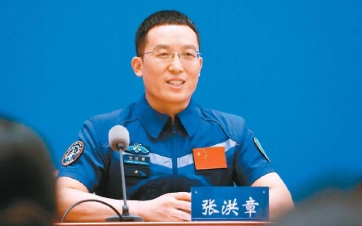 神二十一乘组“最长太空出差”归来后首次公开亮相