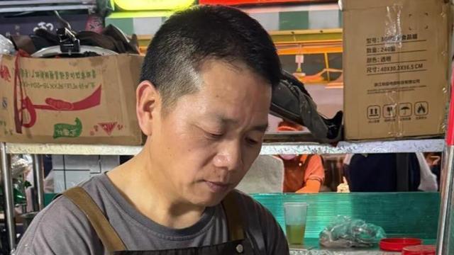 福建“煎饼大叔”张建武因病离世 妻子：他要去享福了