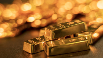现货黄金周涨超7%站上4300美元 为何突然大涨？