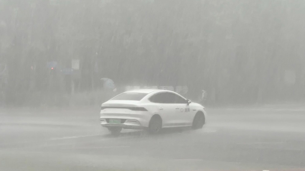 台风暴雨强对流！中央气象台三预警齐发 11个省份有大到暴雨