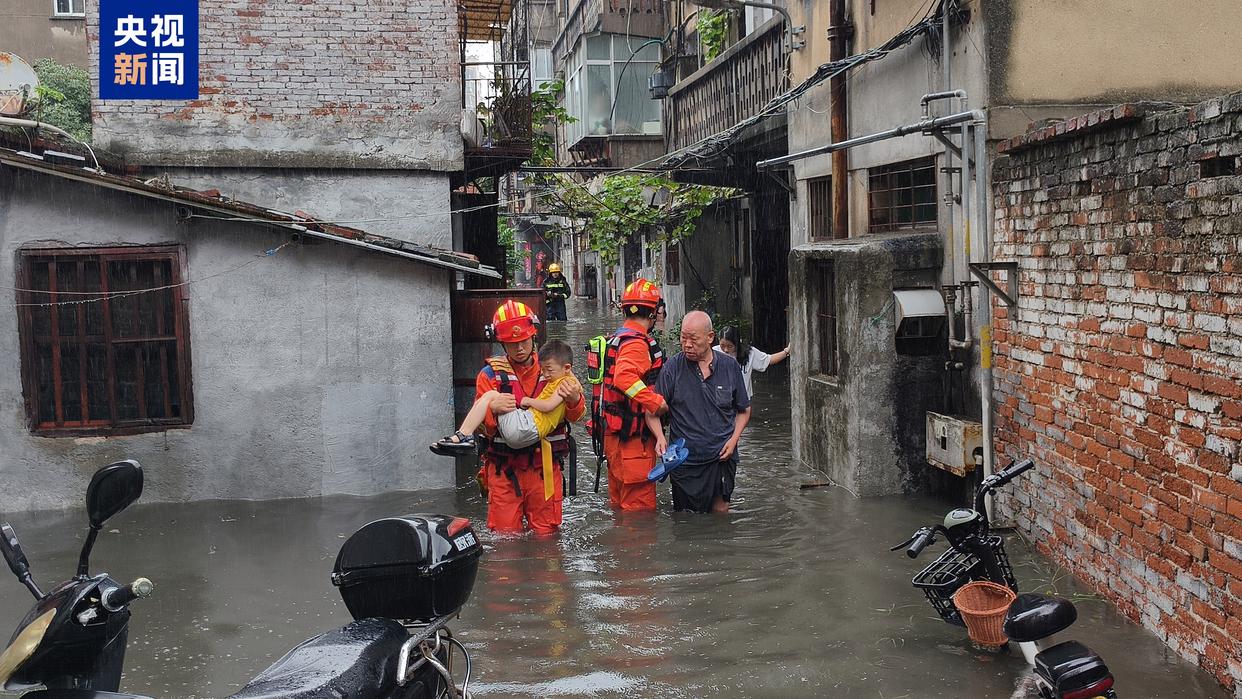湖北襄阳35座水库超汛限 9705人转移避险 景区已关停57家