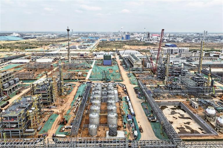 从“燃料”到“材料”的跃迁