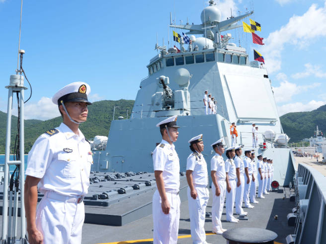 中国海军第49批护航编队起航赴亚丁湾