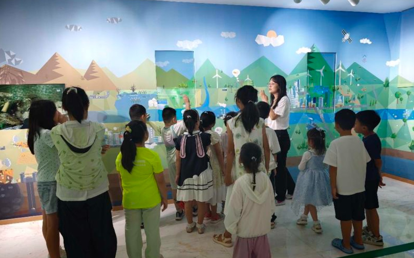 西安市智慧环保综合指挥中心开展亲子生态环境普法活动