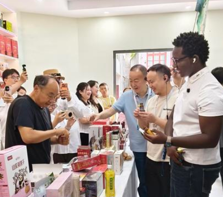 走进陕西佛坪看乡村振兴发展|非遗赋能！佛坪山茱萸“金”彩纷呈