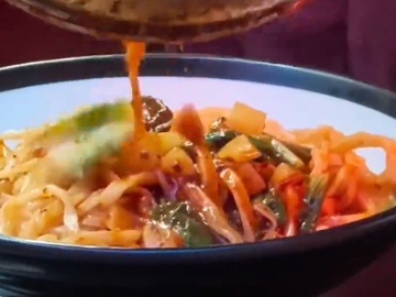 品尝咸阳版“深夜食堂”里的汇通面