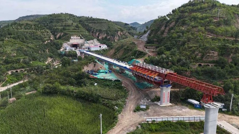 延榆高铁最长隧道——桐柏塬1号隧道掘进突破万米大关
