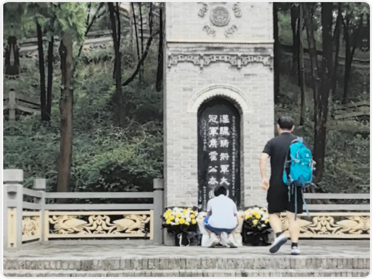 文脉同源·豫见长安｜这才是“顶级追星现场”  杭州父子跨越千里祭拜霍去病