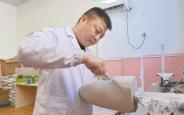 “钢腿侠”的铁骨柔情