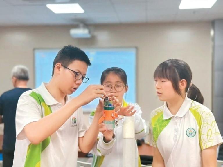 假期不缺位 育人不断线——西安中小学创新暑期共育新模式