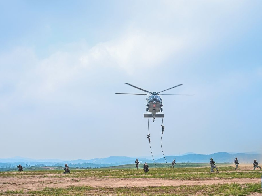 中白“神鹰-2026”空降兵联合训练圆满结束
