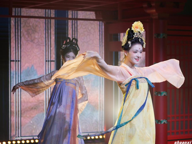 剧场之外 屏幕之前——当国有院团把剧场搬进直播间