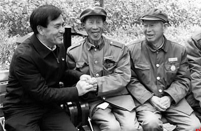 40年情系国防 将爱国拥军进行到底