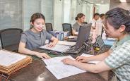 把麻烦“揽过来”，让企业“轻装跑”