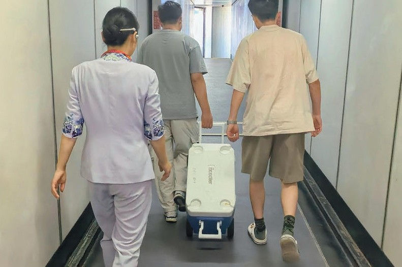 保障生命接力  航空公司紧急护送人体捐献器官飞赴西安