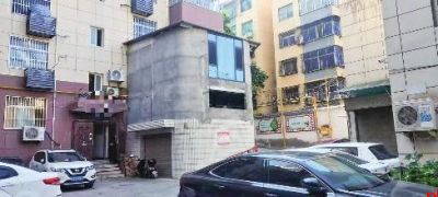 竟把天然气管道包室内