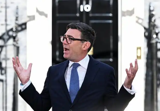 无视俄方警告 英国首相伯纳姆称将继续力挺乌克兰