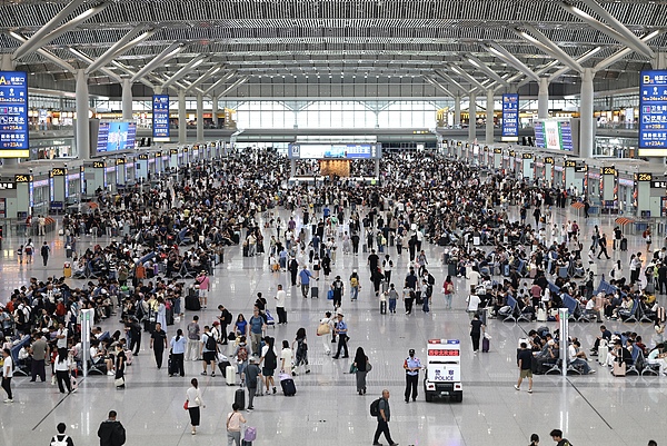 西安铁路局暑运旅客发送量首次突破3000万人次