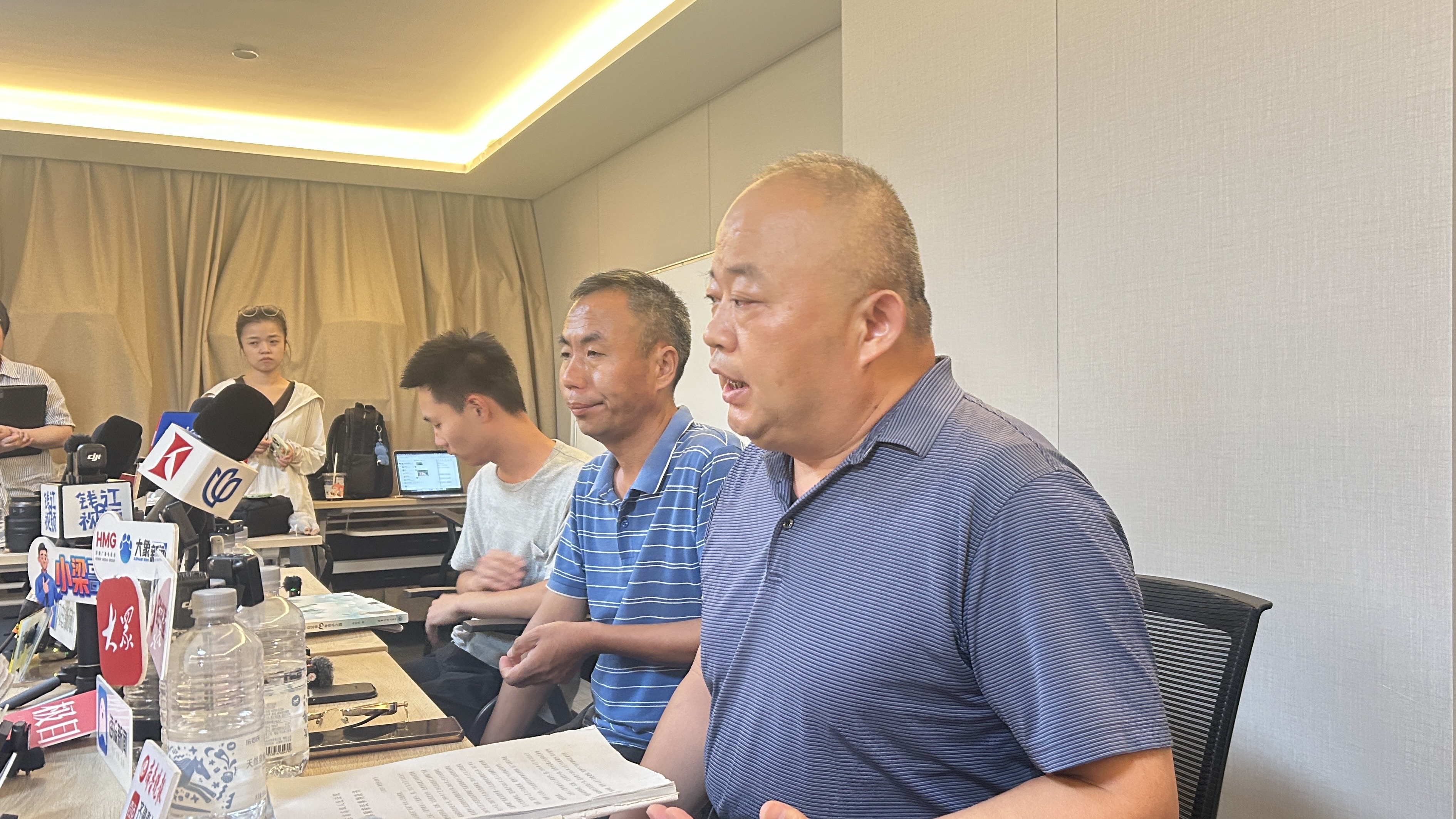 梅姨案受害者代理律师：一家长寻子无望轻生