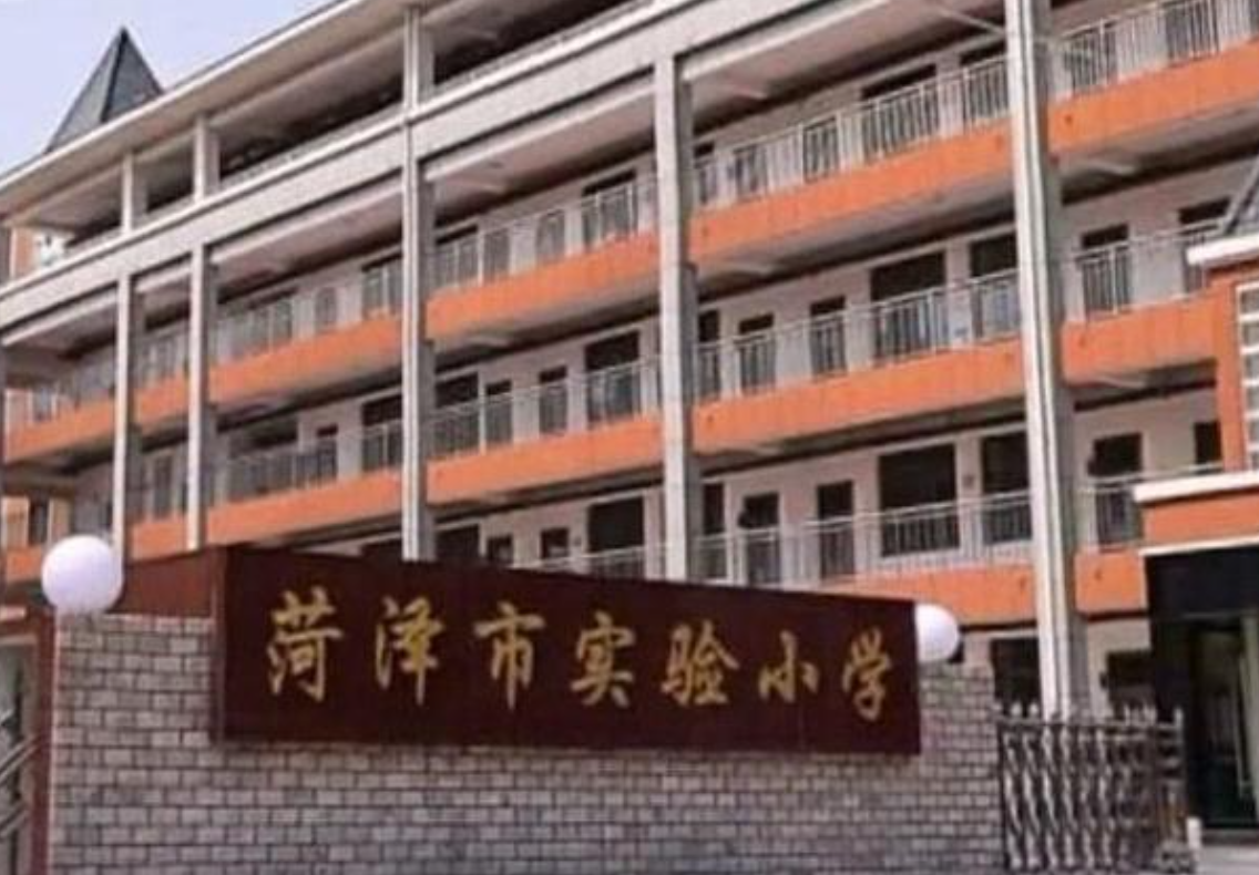 女子称买了近70平学区房 结果因房子太小孩子无法入学