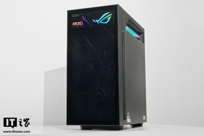 ROG枪神10X电竞PC主机实拍