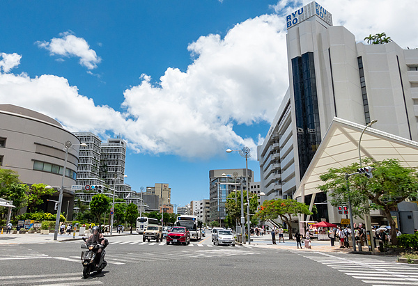 重大转变！日本自民党支持的候选人当选冲绳县知事