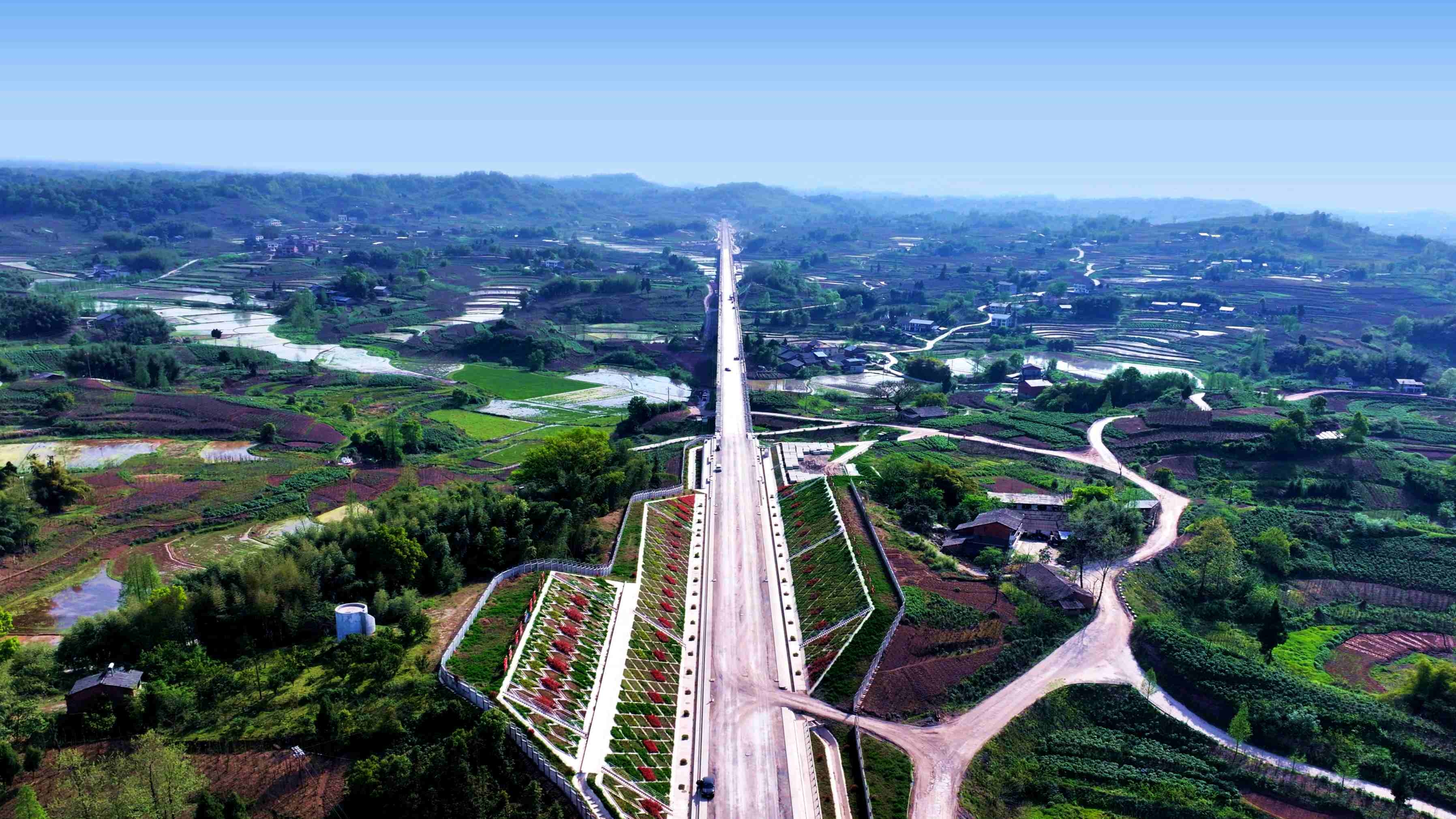 西渝高铁康渝段永安隧道顺利贯通 陕西境内共有隧道13.5座