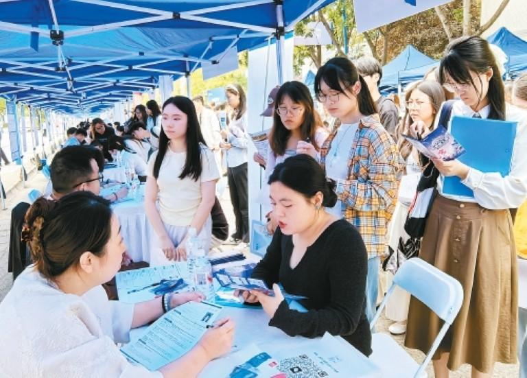 西安高校巡回招聘活动广纳涉外英才 188家企业提供4330个优质就业岗位
