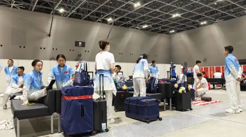 多国亚运代表队落地日本被困机场数小时波及国乒、体操队(图2)