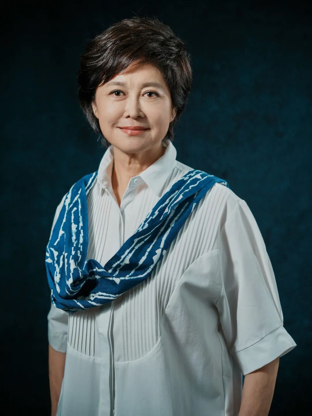 敬一丹账号发布其生平：感恩我们一起走过的日子