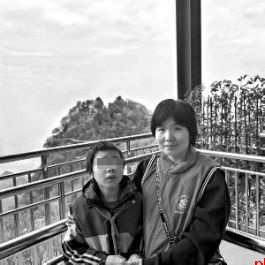 她想陪孩子更久一些 “我必须坚强，我就是他的依靠”