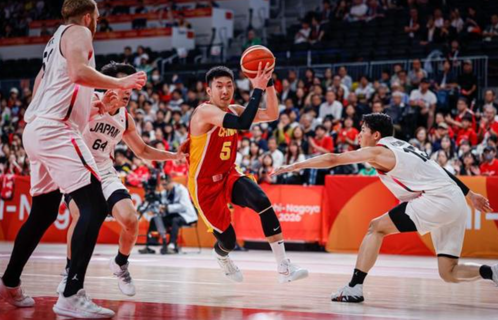 半决赛20分不敌“日本二队” 集训比赛三个月的中国男篮成强弩之末