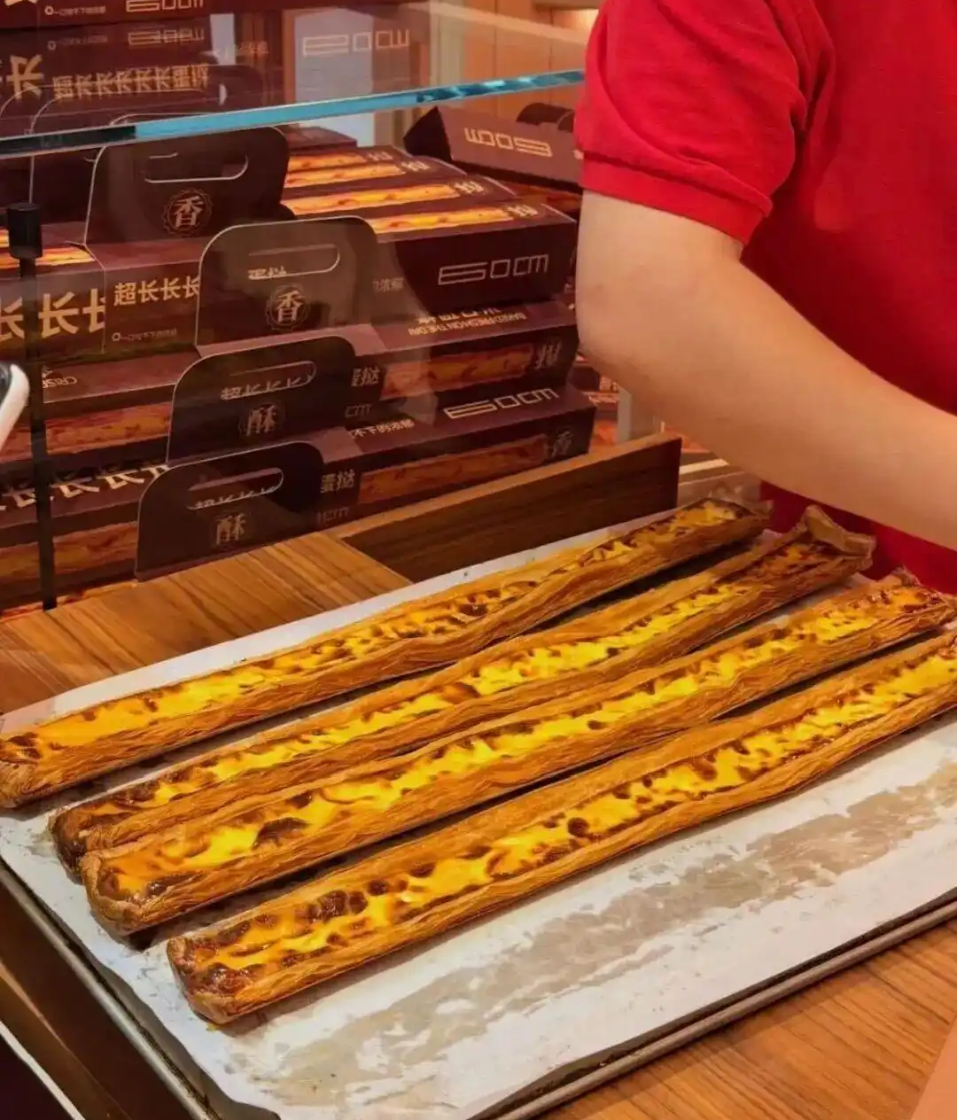 从1米糖葫芦到60厘米蛋挞 巨型食品成“流量密码”？