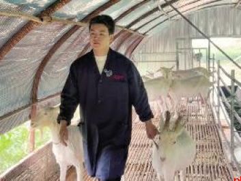 00后青年大学毕业返乡创业