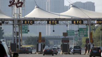 国庆假期小客车免费通行全国收费公路
