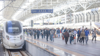 10月2日全社会跨区域人员流动量预计超3亿人次 同比增长2.1%