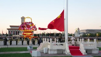 人民日报头版：“国庆时刻”，感悟新时代治国理政之道