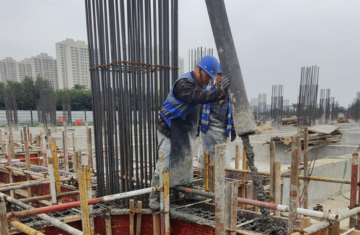 用实干奏响三秦大地奋进的强音 陕西各大项目建设工地忙施工、保进度