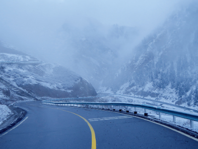 受降雪影响 新疆独库公路部分路段实施临时管制