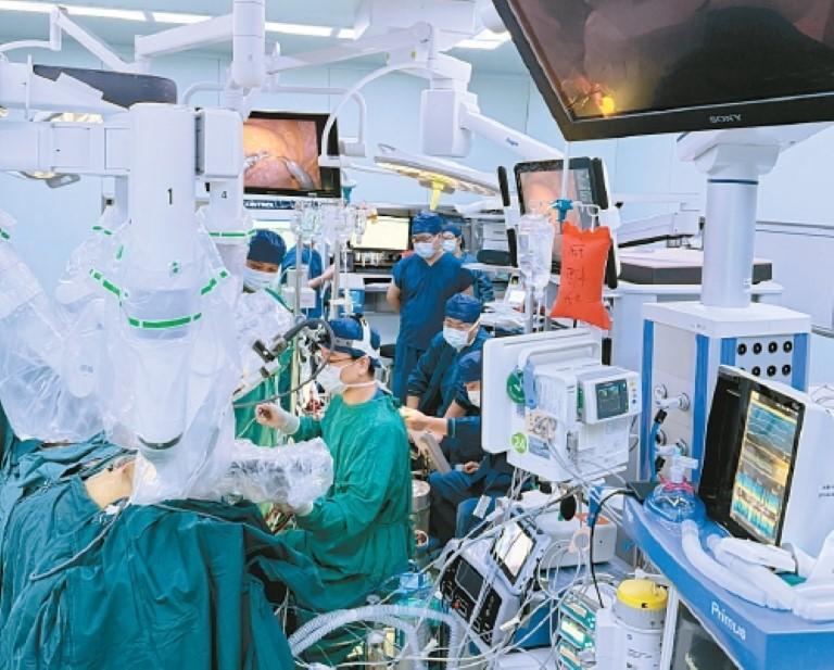 不开胸成功“换心”　西安交大一附院实现我国零的突破